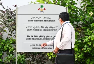 ހައުސިން ކޮންސްޓްރަކްޝަން މިނިސްޓްރީ ހިންގަމުން ދާ ދަރުބާރުގެ/ ފޮޓޯ: މިހާރު