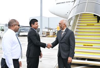 ރައީސުލްޖުމްހޫރިއްޔާ، އިނގިރޭސިވިލާތައް ކުރެއްވި ދަތުރުފުޅު ނިންމަވާލެއްވުމަށްފަހު އެނބުރި ރާއްޖެ ވަޑައިގެންނެވުން