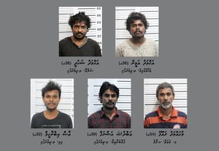 މާރާމާރީގެ މައްސަލާގައި ތިމަރަފުށިން ފުލުހުން ހައްޔަރުކުރި މީހުން/ ފޮޓޯ: ފުލުހުން