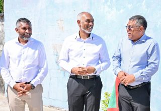ބީއެމްއެލްގެ ސީއީއޯ މުޙައްމަދު ޝަރީފް ރައީސް ޑރ މުއިއްޒުއާއެކު