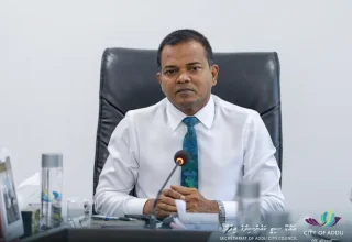 އައްޑޫ ސިޓީގެ މޭޔަރު އަލީ ނިޒާރު/ ފޮޓޯ: ސިޓީ ކައުންސިލް