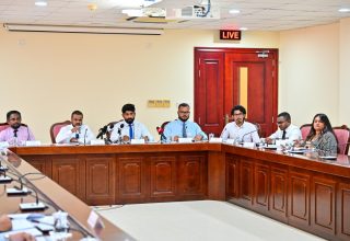 މިނިވަން މުއަސަސާތަކުގެ ކޮމިޓީއަށް މީޑިއާ ކައުންސިލް ހާޒިރުކުރުން: އެ ކައުންސިލުން ވަނީ ބިލާ ދެކޮޅު ކަން ހާމަކޮށްފައި - ފޮޓޯ: ފަޔާޒު މޫސާ / މިހާރު