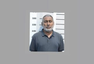 ސިނގިރޭޓް ވައްކަމަށް ފަންޑުކުރި ކަމުގެ ތުހުމަތަށް ހައްޔަރުކޮށްފައިވާ ދިގަލި