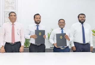 ތިނަދޫގެ މަގު ހެދުމުގެ ތިންވަނަ ފިޔަވަހީގެ މަސައްކަތް އާރުޑީސީއަށް ހަވާލުކުރުން ރަސްމިއްޔާތުގެ ތެރެއިން/ ފޮޓޯ: މިނިސްޓްރީ