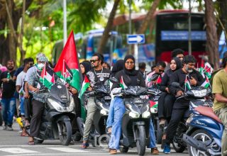 ފަލަސްތީނާއެކު ދިވެހިންގެ ނަމުގައި ހުޅުމާލޭގައި ބޭއްވި ވެހިކަލް ބުރުގެ ތެރެއިން-- ވަގުތު އިމޭޖެސް: އަހުމަދު ޖައިޝަމް