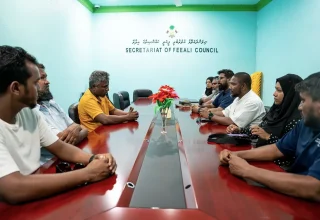 އަލިފާނުގައި ގެއްލުން ލިބުނު ފަރާތްތަކާ މިނިސްޓްރީން ބައްދަލުކުރުން: ފޮޓޯ/ ފިޝަރީޒް މިނިސްޓްރީ
