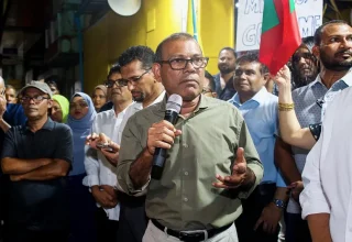 އެމްޑީޕީން ކުރި އިހުތިޖާޖު ހަރަކާތެއްގައި ކުރީގެ ރައީސް ނަޝީދު ބައިވެރިވެވަޑައިގަންނަވަނީ.--- ފޮޓޯ: ނިޝާން އަލީ | މިހާރު