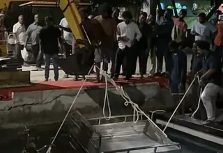 އދ. ހަންޏާމީދޫގައި ކުއްޖާއާ އެކު މޫދަށް ވެއްޓުނު ބަގީ ނަގަނީ.