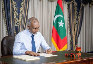 ރައީސުލްޖުމްހޫރިއްޔާ ޑޮކްޓަރ މުޙައްމަދު މުޢިއްޒު.