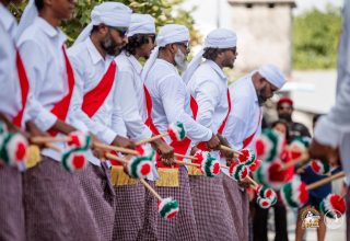 ކުޅުދުއްފުށީ ބޮޑު ޢީދު - ފިރިހެނުން ދަފި ނެގުން / ފޮޓޯ: ކުޅުދުއްފުށީ ސިޓީ ކައުންސިލް