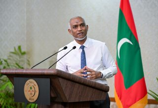ރައީސުލްޖުމްހޫރިއްޔާ ޑރ. މުޙައްމަދު މުޢިއްޒު، ނޫސްވެރިންނާ ބައްދަލުކުރެއްވުން/ ފޮޓޯ: ރައީސް އޮފީސް
