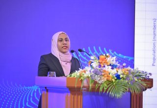 ރާއްޖޭގެ ޗީފް ސްޓެޓިސްޓީޝަން އައިޝަތު ހަސަން: ފޮޓޯ/ ސޯޝަލްމީޑިއާ