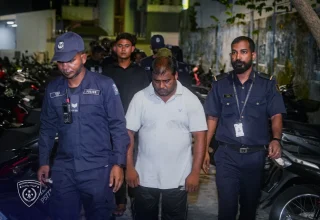 ހީނާމާގެ ޕާކިން ސަރަޙައްދުން 05 ބިދޭސީން އިމިގްރޭޝަންގެ ބެލުމުގެ ދަށަށް ގެންދިޔުން
