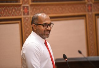 ހޯމް މިނިސްޓަރު އަލީ އިހުސާން މިއަދު މަޖިލީހުގައި ޖަބާވުދާރީވަނީ