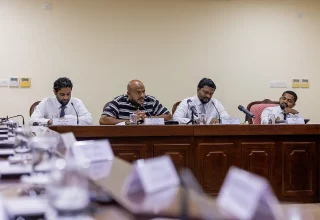 ރައްޔިތުންގެ މަޖިލީހުގައި ކުރިޔަށް ގެންދިޔަ ކޮމިޓީ ބައްދަލުވުން/ ފޮޓޯ: ދައުރު