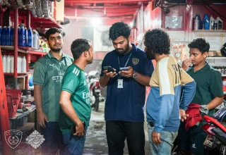ހުޅުމާލެ ފޭސް 1ގެ އިންޑަސްޓްރިއަލް ސަރަހައްދުގައި ހިންގާ ގަރާޖުތަކުން ޤަވާއިދާ ޚިލާފަށް މަސައްކަތްކުރާ ބިދޭސީންތަކެއް ހިފެހެއްޓުން/ ފޮޓޯ: އިމިގްރޭޝަން