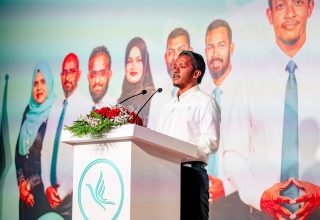 އަމާޒަކީ ކުށުއްފުށި ރާއްޖޭގެ ކޮމާޝަލް ކެޕިޓަލްއަށް ހެދުން: އިބްރާހިމް ހަސަން -- ފޮޓޯ/ ކުޅުދުއްފުށި ކެމްޕެއިން