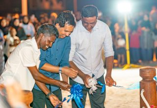 ތުރާކުނުގައި ގާއިމު ކުރި މޮނިއުމަންޓު ހުޅުވުން/ ފޮޓޯ: ކައުންސިލް
