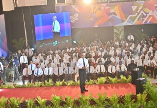 ރައީސް ޑރ މުއިއްޒު