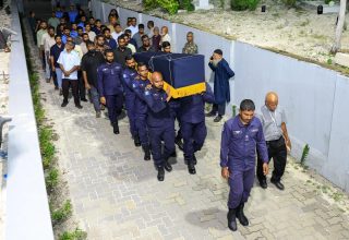 ފޮޓޯ މޯލްޑިވްސް ޕޮލިސް