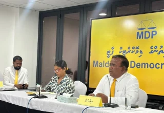 އެމްޑީޕީގެ ގައުމީ މަޖިލީހުގެ ބައްދަލުވުމެއްގެ ތެރެއިން، ރިޔާސަތުގައި ވަގުތީ ޗެއާޕާސަން އަބްދުލް ޢަފޫރު މޫސާ: ފޮޓޯ އެމްޑީޕީ