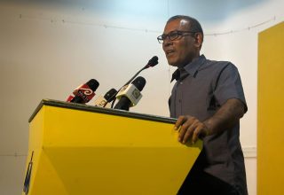 އެމްޑީޕީގެ ޗެއާޕާސަން އަދި  ކުރީގެ ރައީސް މުހައްމަދު ނަޝީދު / ފޮޓޯ: އެމްޑީޕީ