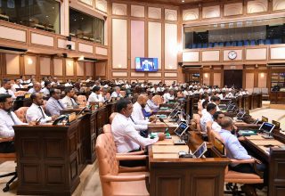 ރައްޔިތުންގެ މަޖިލިސް ޖަލްސާއެއްގައި މެމްބަރުން/ ފޮޓޯ: މަޖިލިސް