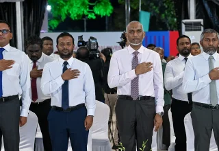 ބީއެމްއެލް އިން ވިލިމާލޭގައި އަޅާ އަގުހެޔޮ ފްލެޓްތަކުގެ މަސައްކަތް ފެށުމަށް ބޭއްވި ރަސްމިއްޔާތުގެ ތެރެއިން. (ފޮޓޯ/ރައީސް އޮފީސް)