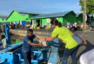 އުރީދޫގެ ފަރާތުން ބިދޭސީންނަށް ރޯދަވީއްލުން ހަދިޔާކުރުން—