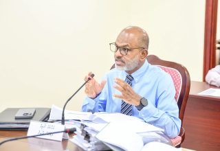ރައްޔިތުންގެ މަޖިލީހުގެ ނައިބު ރައީސް އަދި މަލިއްޔަތު ކޮމިޓީގެ މުގައްރިރު އަހުމަދު ނާޒިމް/ ފޮޓޯ: މަޖިލިސް