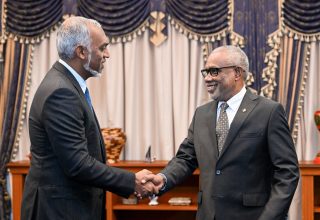 ރައީސް މުއިއްޒު އާއި ރައްޔިތުން މަޖިލިހުގެ ރައީސް މަޝްވަރާބައްދަލުވުމެއް ބާއްވައިފި