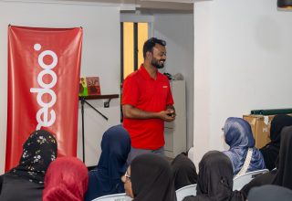 އުމުރުން ދުވަސްވީ މީހުންނަށް އަމާޒުކޮށްގެން އުރީދޫއިން ޑިޖިޓަލް ލިޓަރަސީ އަދި ސްކޭމް އެވެއަނަސް ސެޝަނެއް ބޭއްވުން/ ފޮޓޯ: އުރީދޫ
