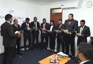 އިސްމެޖިސްޓްރޭޓުން މަޤާމުގެ ހުވާ ކުރެއްވުން