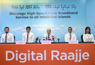 ދިރާގު ހައި ސްޕީޑް ފައިބަރ ބްރޯޑްބޭންޑްގެ ހިދުމަތް ތައާރަފު ކުރުމާއި ގުޅޭގޮތުން ބޭއްވި ނޫސްވެރިންގެ ބައްދަލުވުން/ ފޮޓޯ: ދިރާގު