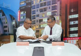 ބީއެމްއިލްއިން އެމްއެންޔޫގެ މެރަތަންގެ ފަޚުރުވެރި ޕްލެޓިނަމް ޕާޓްނަރުގެ ގޮތުގައި ހަމަޖެއްސުން.
