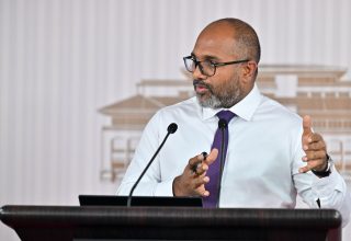 ހޯމް މިނިސްޓަރު އަލީ އިހުސާން/ ފޮޓޯ: ރައީސް އޮފީސް