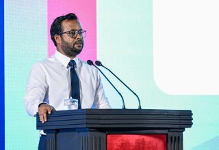 ކޮންސްޓްރަކްޝަން މިނިސްޓަރ ޑރ. އަބްދުﷲ މުއްތަލިބު/ ފޮޓޯ: ރައީސް އޮފީސް