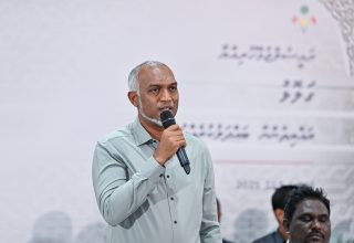 ރައީސް ގަލޮޅު ރައްޔިތުންނާއި ބައްދަލުކުރެއްވުން - ފޮޓޯ|ރައީސް އޮފީސް