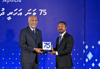 ބަންޑާރަނައިބުގެ އޮފީހަށް 75 އަހަރު ފުރުމުގެ މުނާސަބާ --- ފޮޓޯ: ރައީސް އޮފީސް