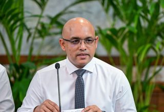 ފިނޭންސް މިނިސްޓަރު ހަސަން ޒަރީރު/ ފޮޓޯ: ރައީސް އޮފީސް