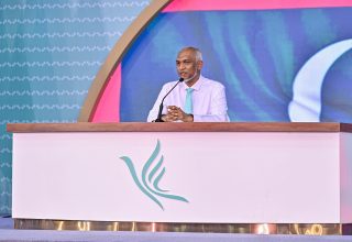 ޕީޕަލްސް ނެޝަނަލް ކޮންގްރެސް (ޕީއެންސީ) ގެ ރައީސް އަދި ރައީސުލްޖުމްހޫރިއްޔާ ޑރ. މުހައްމަދު މުއިއްޒު