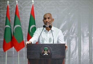 ރައީސުލްޖުމްހުރިއްޔާ ޑރ މުހައްމަދު މުއިއްޒު ލަދުންމަޑުލު ދެކުނުބުރިއަށް ކުރައްވާ ދަތުރުގެ ތެރެއިން.