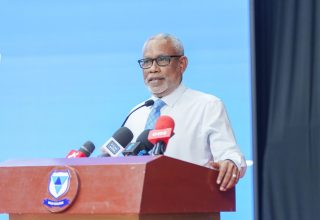 ވިލާ ކޮލެޖުން އަލަށް ތައާރަފްކުރި ޕްރޮގުރާމުތައް ލޯންޗުކުރުމުގެ ރަސްމިއްޔާތުގައި، ރައްޔިތުން މަޖިލީހުގެ ރައީސް އަބްދުއްރަހީމް އަބްދުﷲ/ ފޮޓޯ: މަޖިލިސް