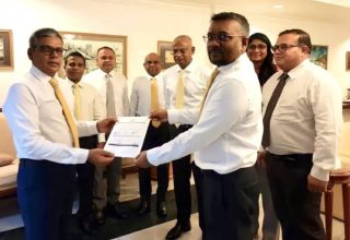 މޫސާ މަނިކު އަދި ޗެއަރޕާސަން ފައްޔާޒްގެ އިތުރުން ކުރީގެ ރައީސް އިބްރާހިމް މުހައްމަދު ސާލިހު: ފޮޓޯ/ ސޯޝަލްމީޑިއާ
