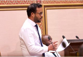 މިނިސްޓަރ އޮފް އިންފްރާސްޓްރަކްޗަރ، ހައުސިންގ އެންޑް އަރބަން ޑިވެލޮޕްމަންޓް ޑރ. ޢަބްދުﷲ މުއްތަލިބު/ ފޮޓޯ: މަޖިލިސް