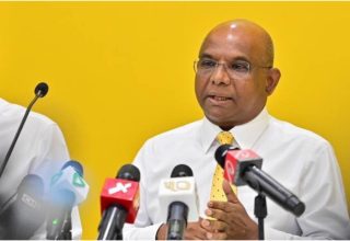 ކުރީގެ ފޮރިން މިނިސްޓަރ އަދި އެމްޑީޕީގެ ރައީސް އަބްދުﷲ ޝާހިދު/ ފޮޓޯ: އަވަސް
