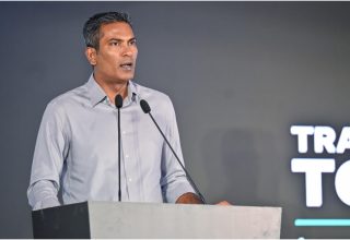 އެޗްޑީސީގެ ކުރީގެ މެނޭޖިން ޑިރެކްޓަރ ފަޒުލް ރަޝީދު/ ފޮޓޯ: މިހާރު
