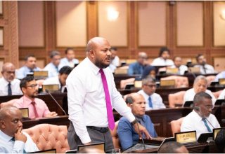 ޕީއެންސީގެ ނައިބު ރައީސް އަދި ބާރަށު ދާއިރާގެ މެމްބަރު އިބްރާހިމް ޝުޖާއު/ ފޮޓޯ: މަޖިލިސް