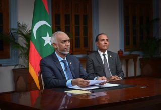ރައީސް ޑރ މުހައްމަދު މުއިއްޒު: ފޮޓޯ/ ރައީސް އޮފީސް