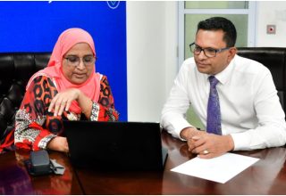 އެމްއެންޕީގެ ރިޔާސީ ކެނޑިޑޭޓު ނާޒިމާއި އެކު، ކުރީގެ ބަންޑާރަ ނައިބު އާޒިމާ